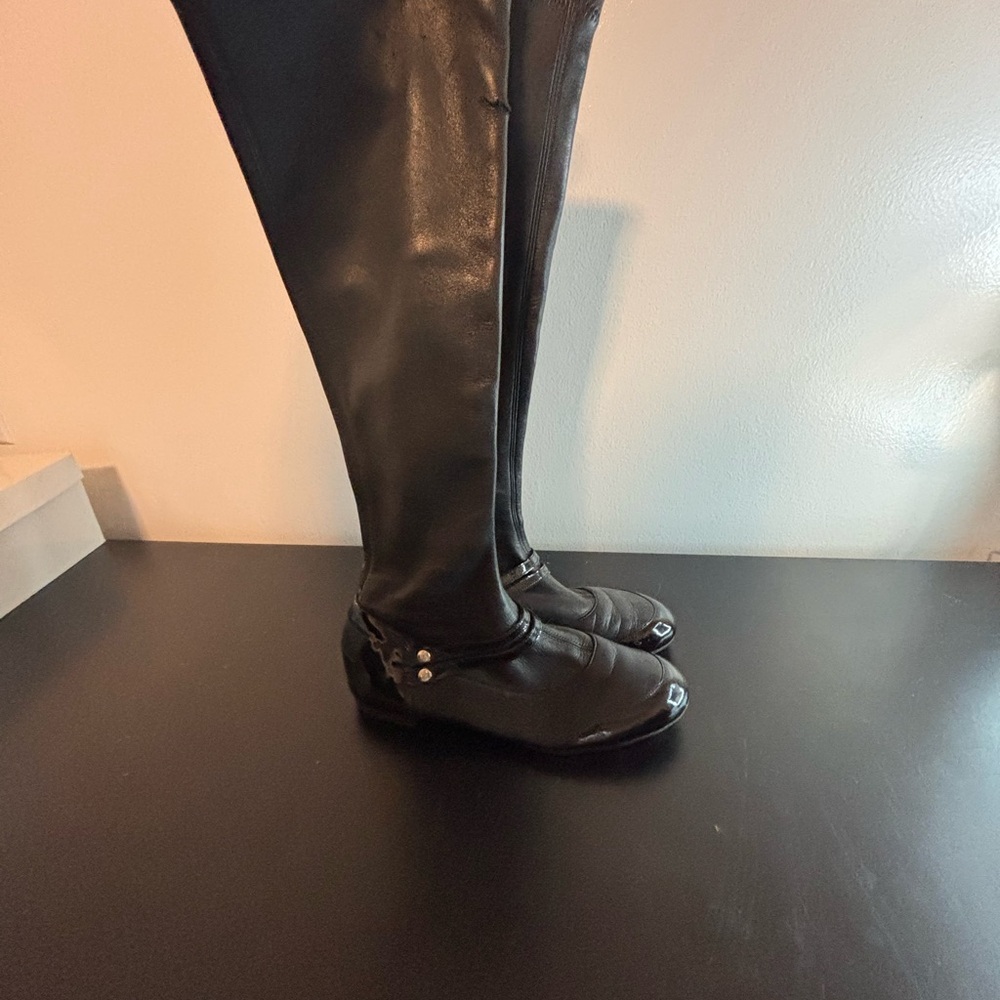 CHANEL Black Over the Knee Boots with Glossy Finish and Slim Fit - Picture 2 of 5